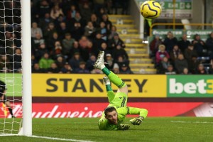  曼联连续三场零封对手，德赫亚状态回春引热议  