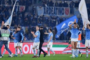  拉齐奥争议红牌引发赛后主帅激烈抗议  