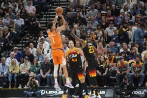  保罗16助攻太阳轻取爵士  