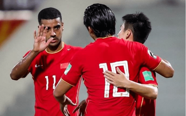  法兰克福新帅首秀带队取三分  